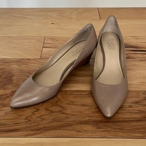 Franco Sarto Wedge heel in beige tan nude - size 9